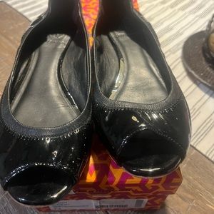 Tory Burch Eddie Patent open toe ballet flat 7.5
